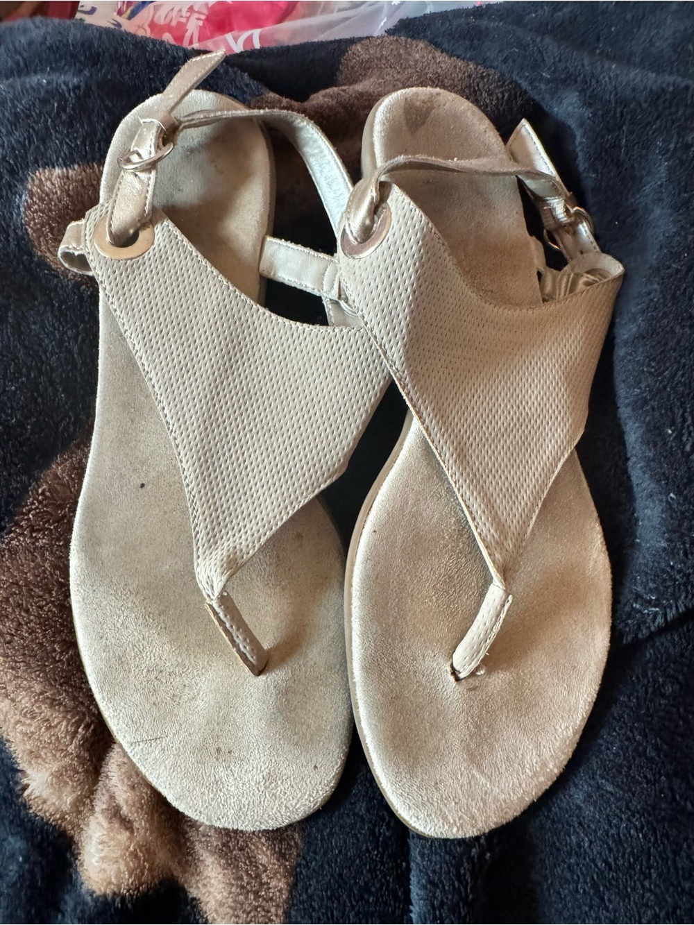 AEROSOLES Women's Tan Thong Sandals with Ankle Strap